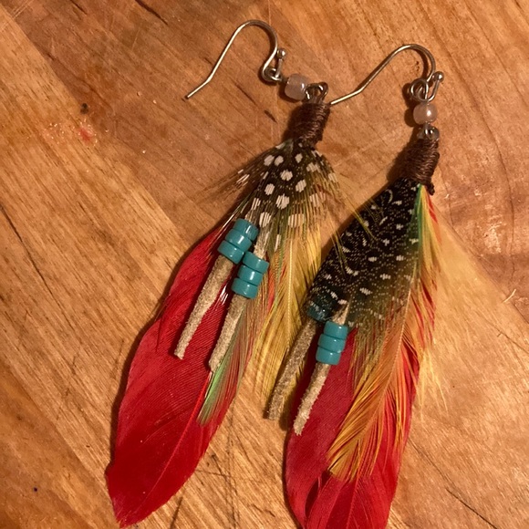 Feather earrings! - Picture 1 of 1